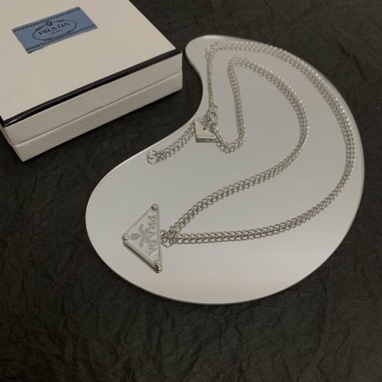 Prada necklace 05lyh27